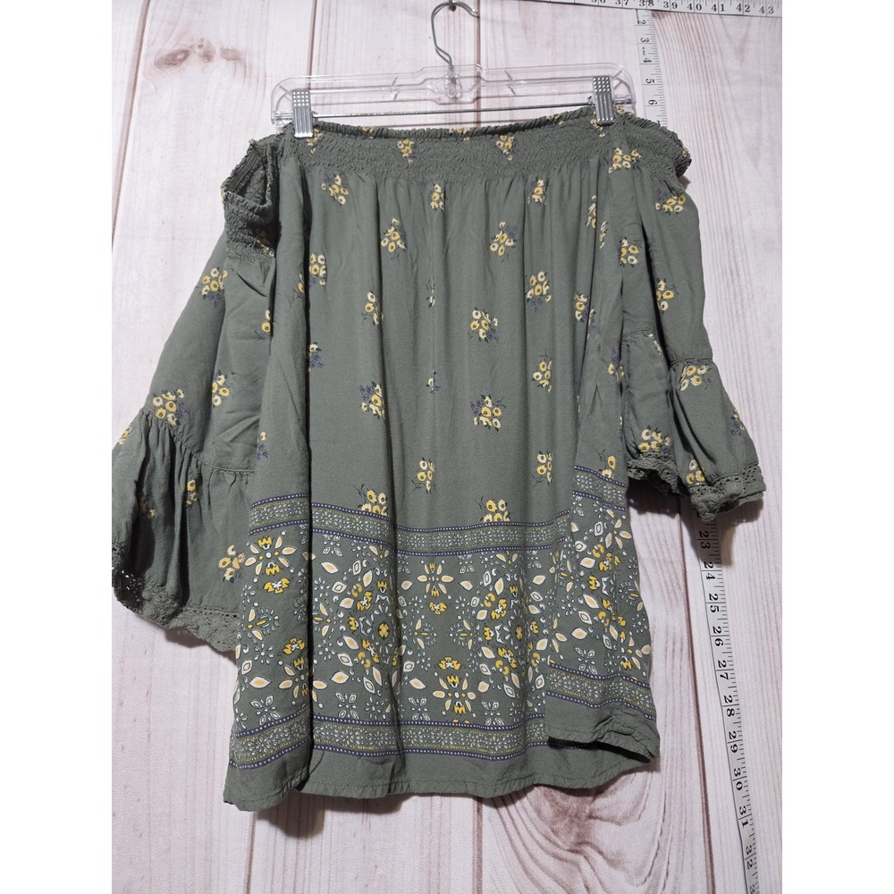 Maurices Womens Plus Size 2 Sage Green Floral Off The Shoulder Bell‎ Sleeve Top
